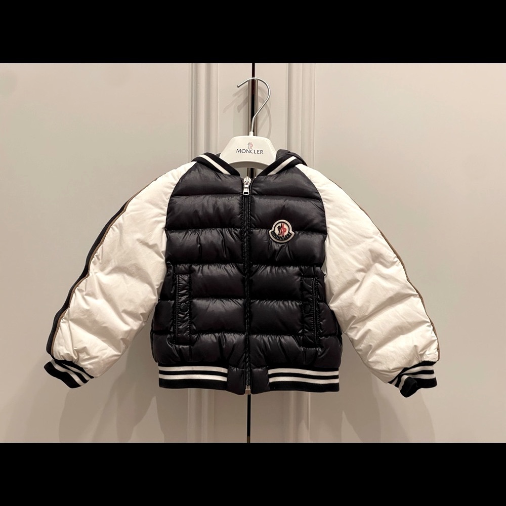 Moncler Bomber 2t  with detachable hood+Duster bag+Hanger